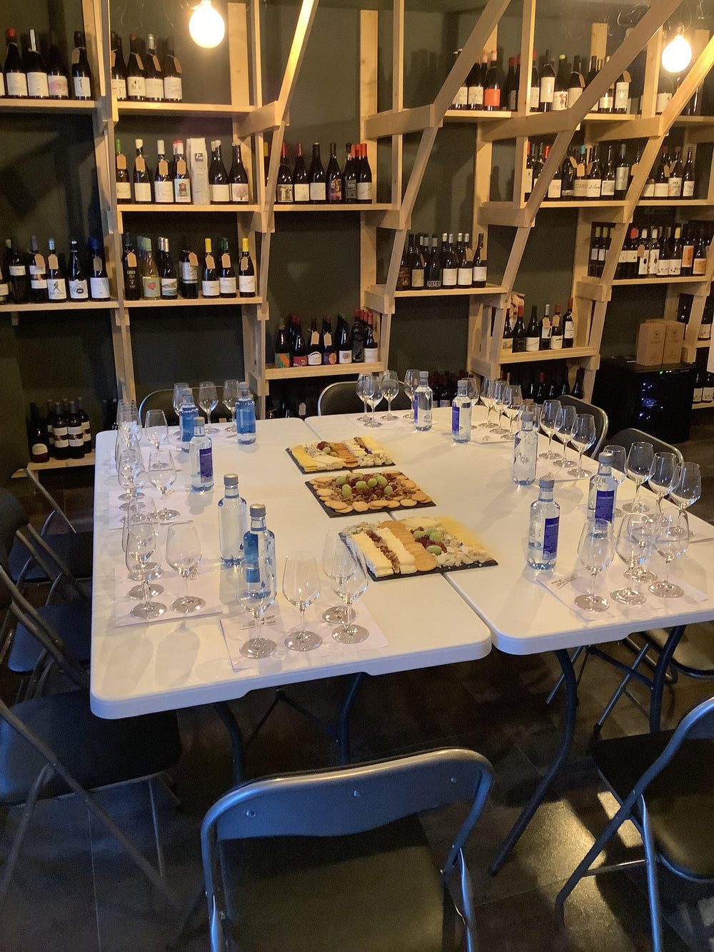 Cata de vino personalizada con maridaje de quesos